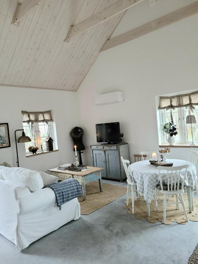 Mysigt Hus I Liten By Naera Havet Ystad Dış mekan fotoğraf